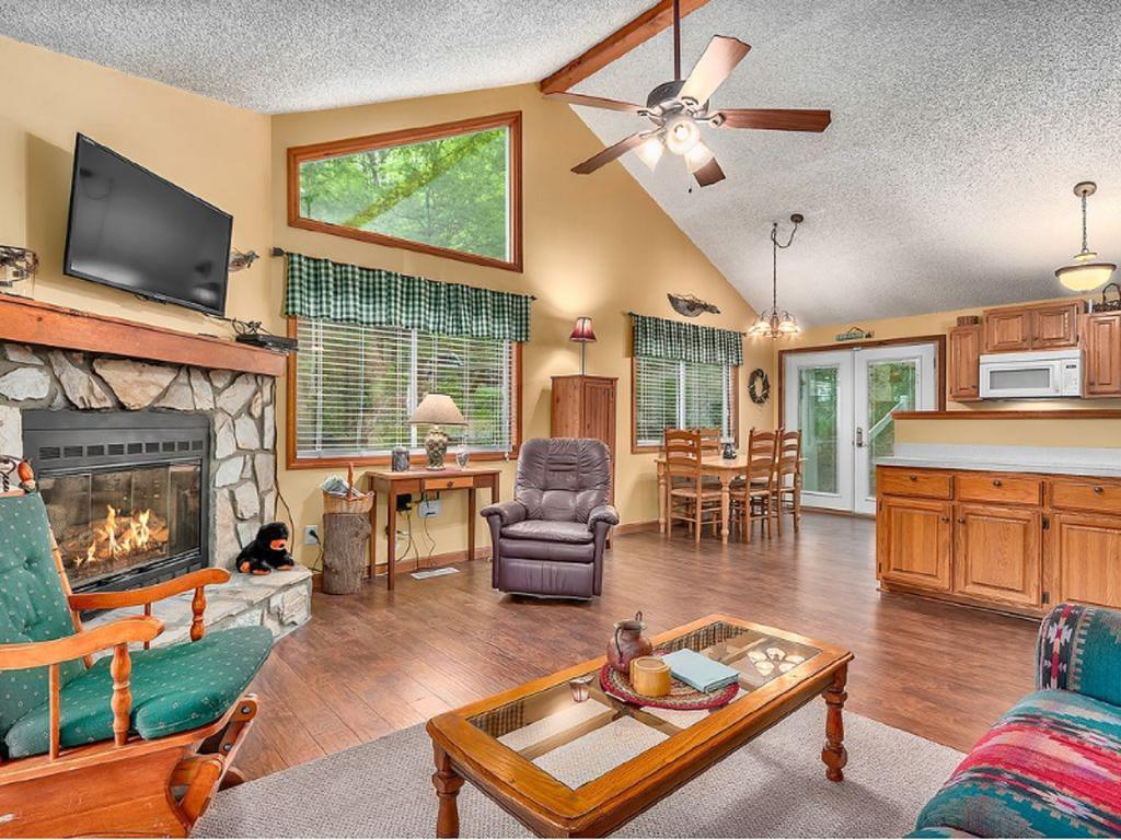 Smoky Mountain Treehouse Villa Maggie Valley Buitenkant foto