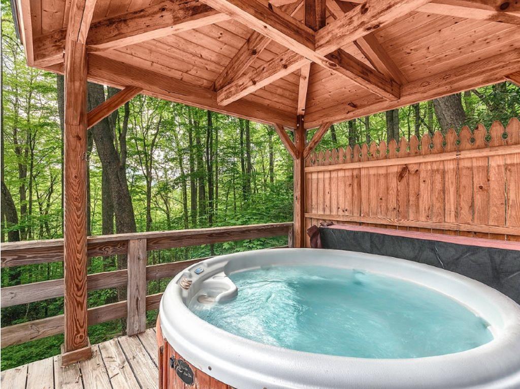 Smoky Mountain Treehouse Villa Maggie Valley Buitenkant foto